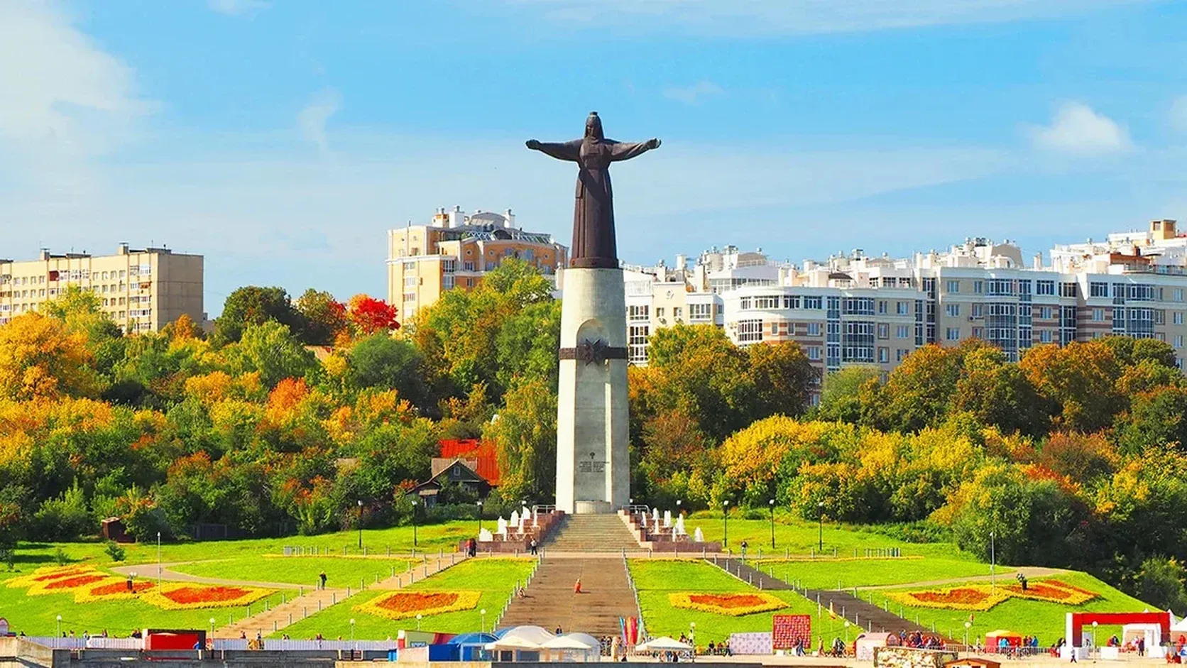 Монумент Мать-Покровительница в Чебоксарах