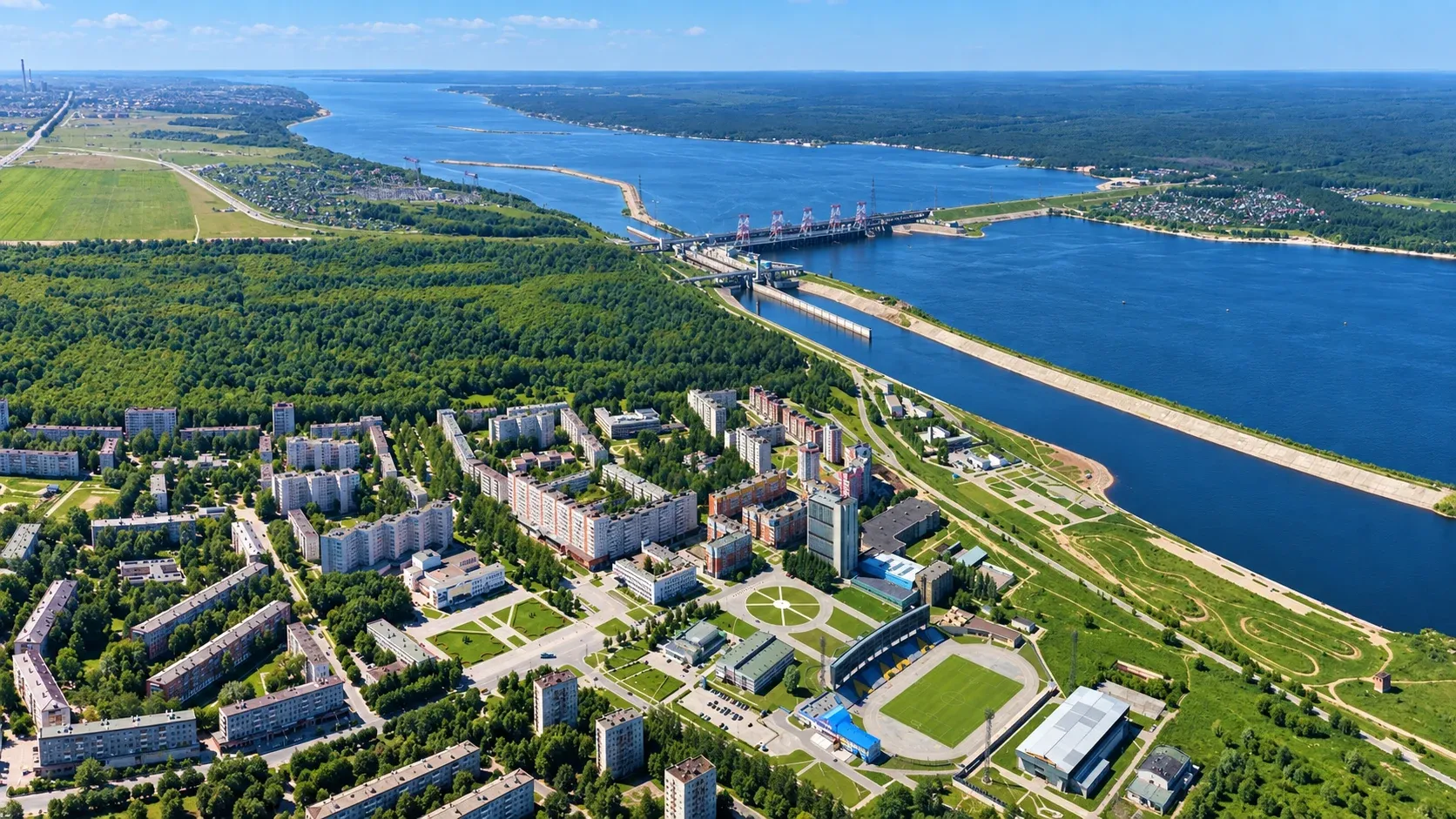 Новочебоксарск с высоты: Чебоксарская ГЭС и плотина на Волге